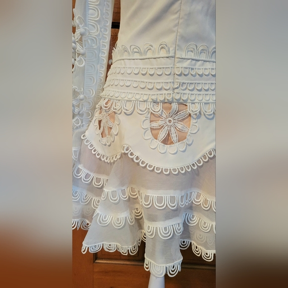 GORGEOUS Elaborate White Doily Mini Dress - Picture 10 of 10
